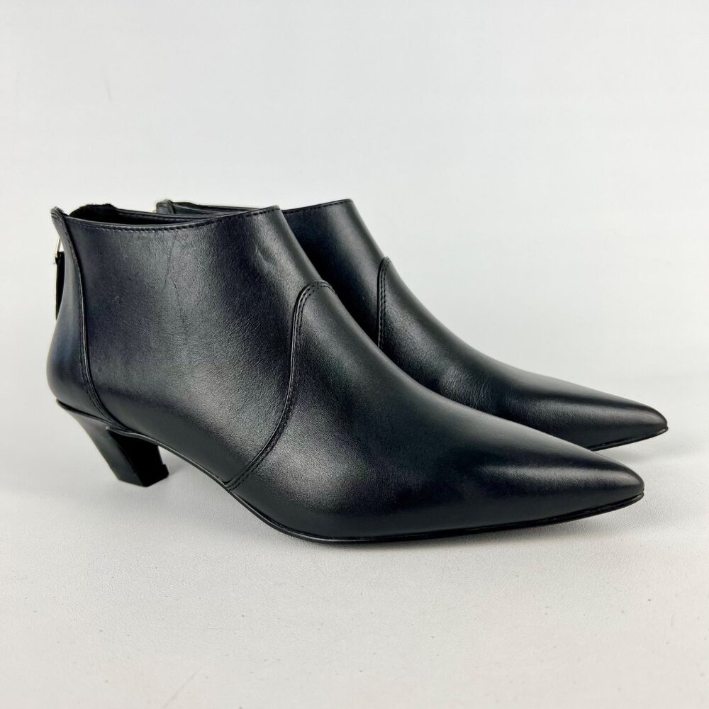 Nine West Womens Yaakovah Black Pointy Toe Booties Kitten Heel Back Zip size 5.5